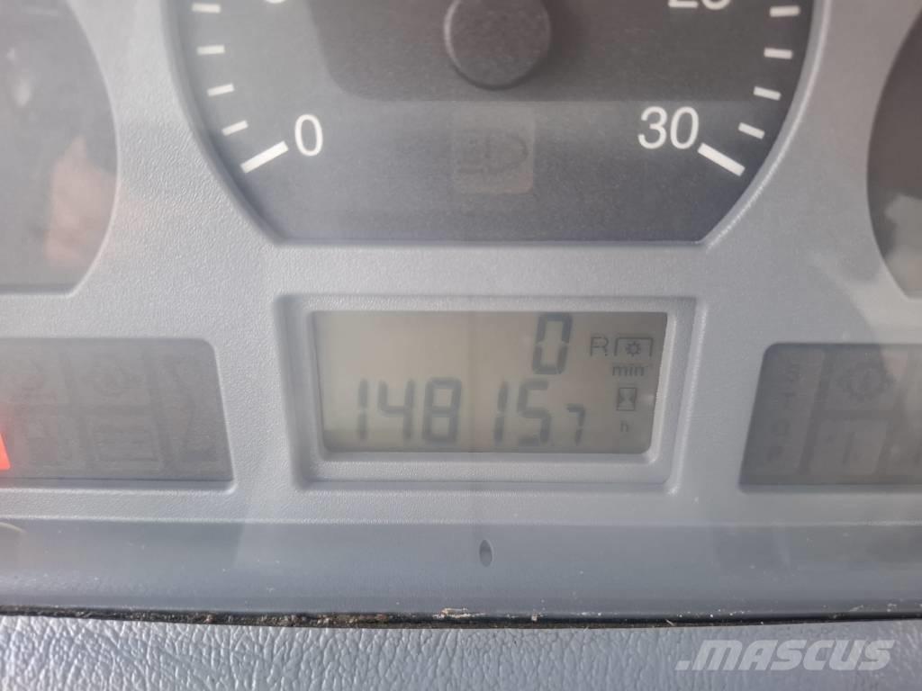 Valtra N 101 Traktorit