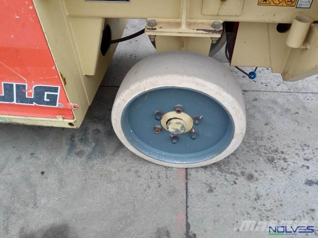 JLG 180-12 Saksilavat