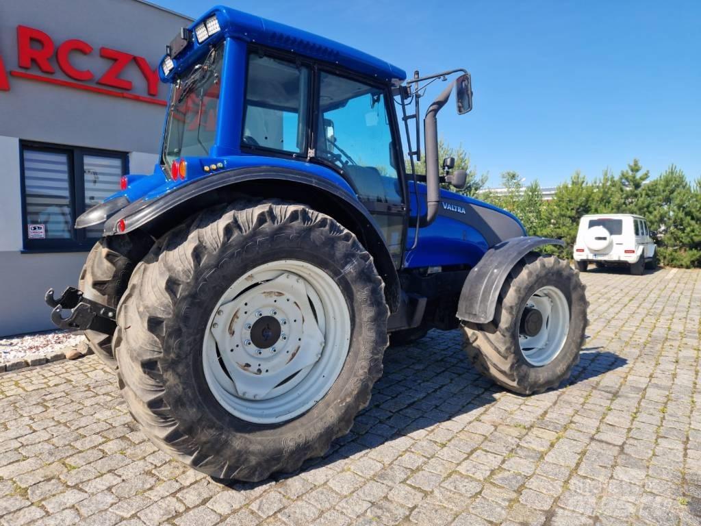 Valtra T 140 Traktorit