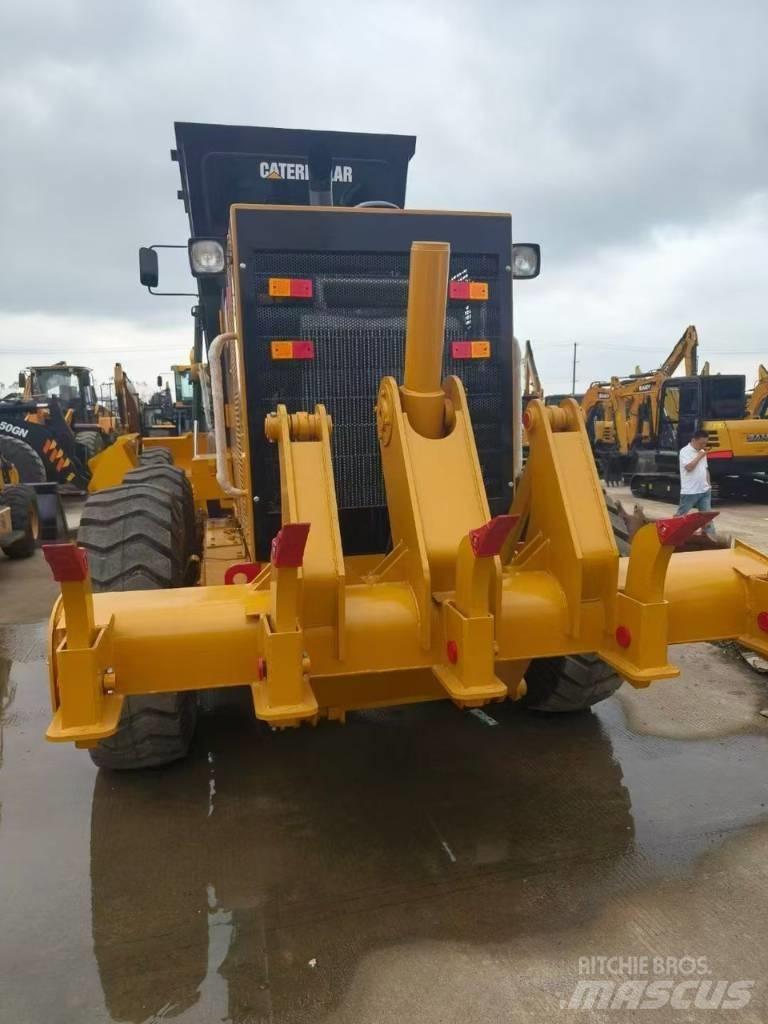 CAT 140K Tiehöylät