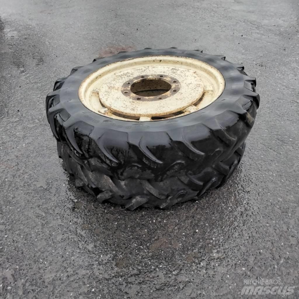 Michelin 9.5R28 Renkaat ja vanteet