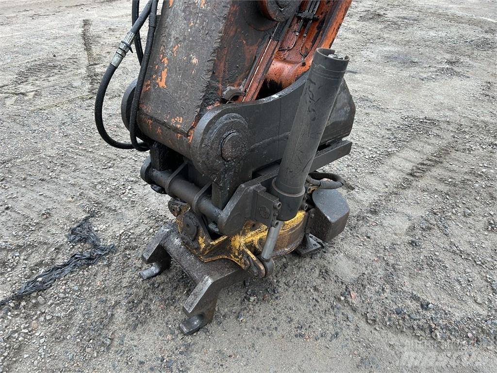 Hitachi ZX210LC-3 Telakaivukoneet