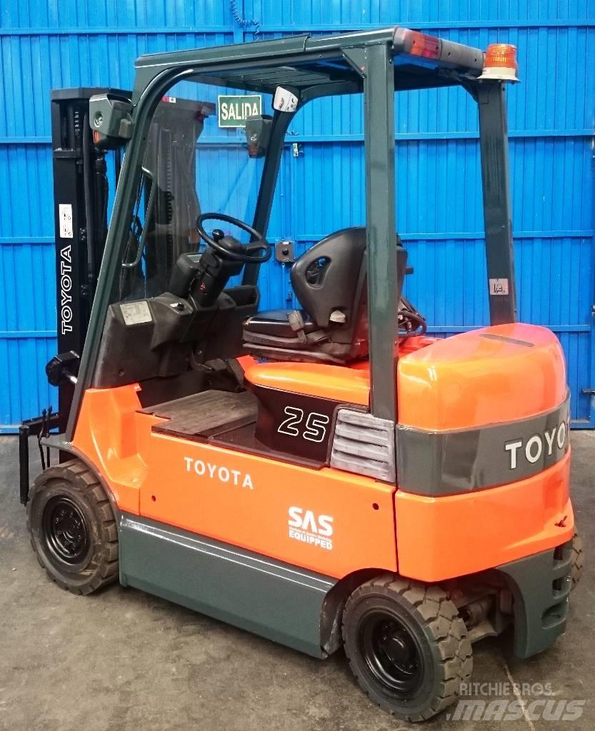 Toyota 7 FBMF 25 Sähkötrukit