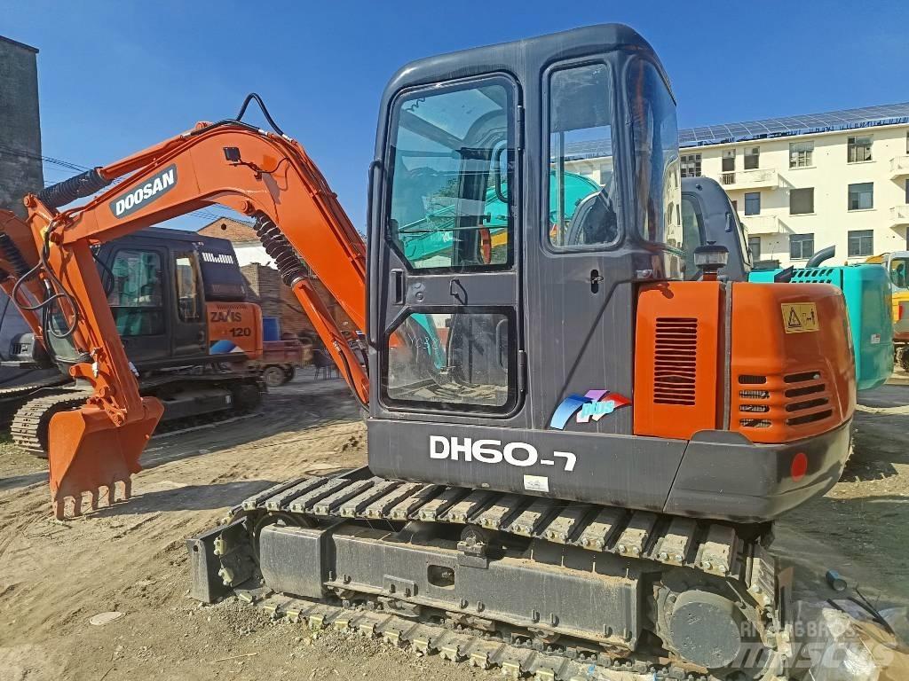 Doosan DH 60-7 Minikaivukoneet < 7t