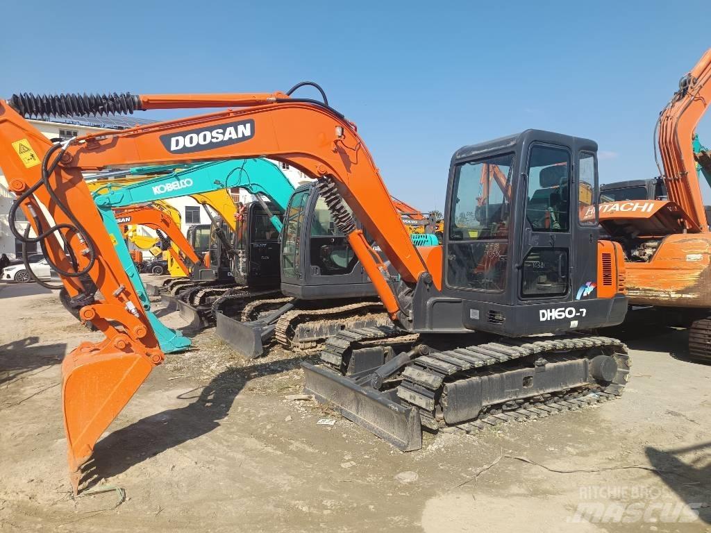 Doosan DH 60-7 Minikaivukoneet < 7t