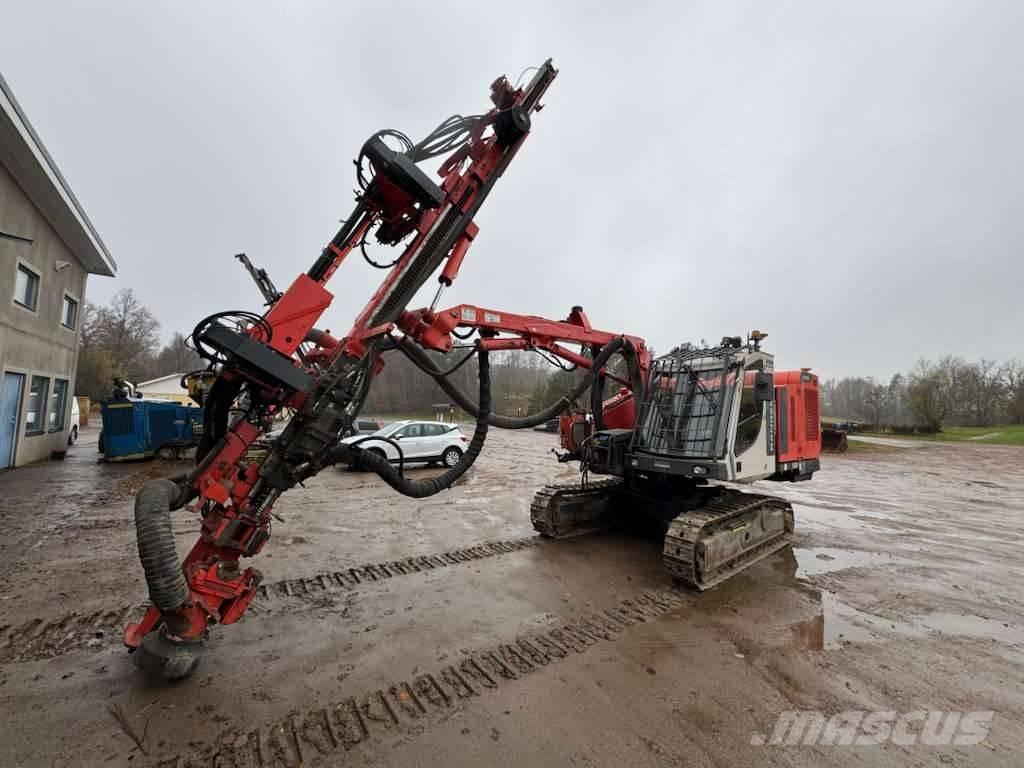Sandvik DX800 Avolouhintaporauslaitteet