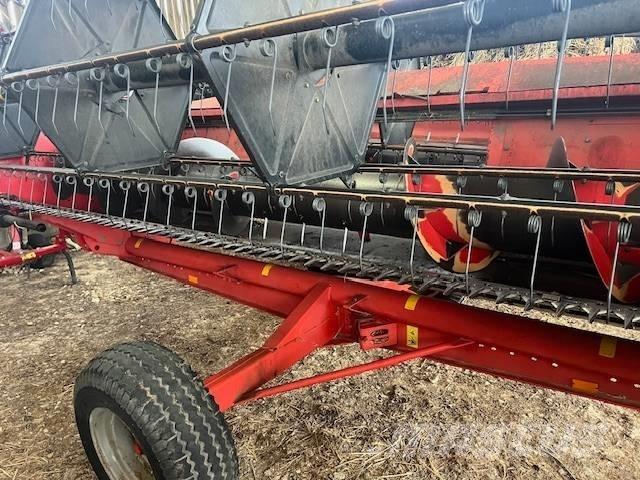 Massey Ferguson 30 Leikkuupuimurit