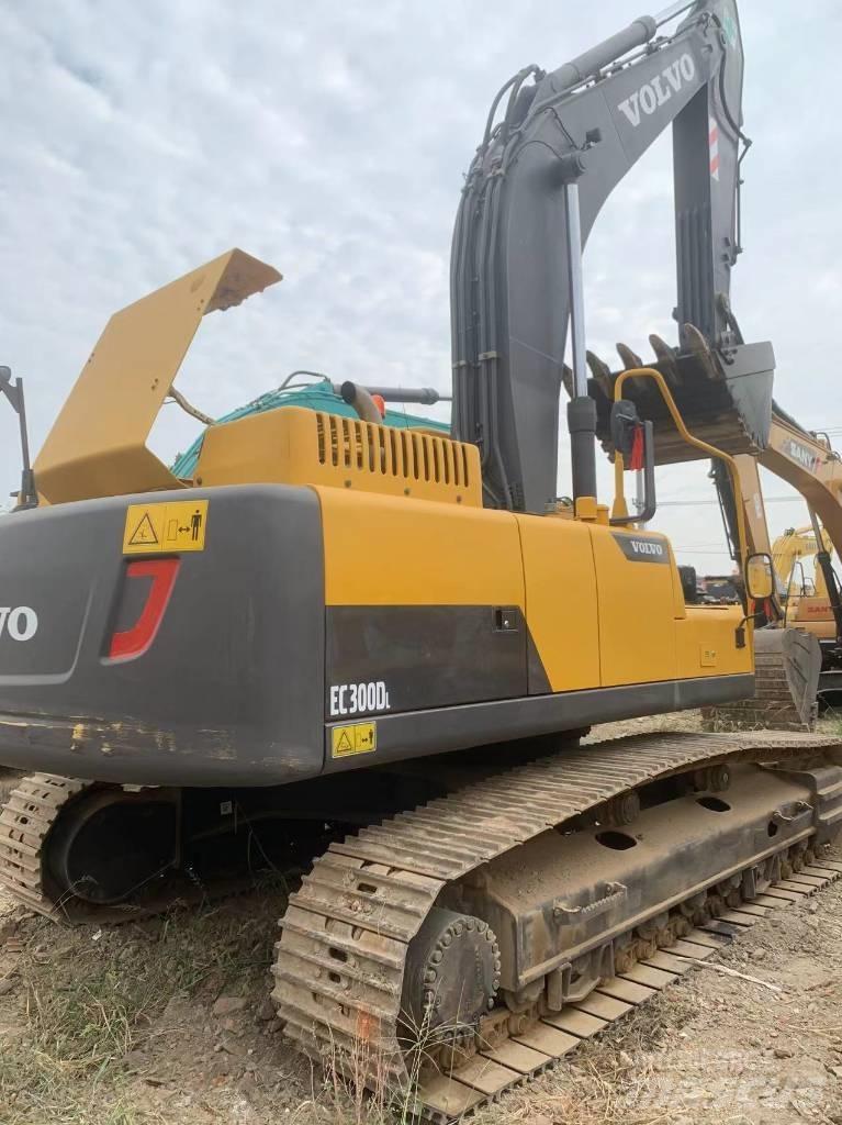 Volvo EC 300 D L Telakaivukoneet
