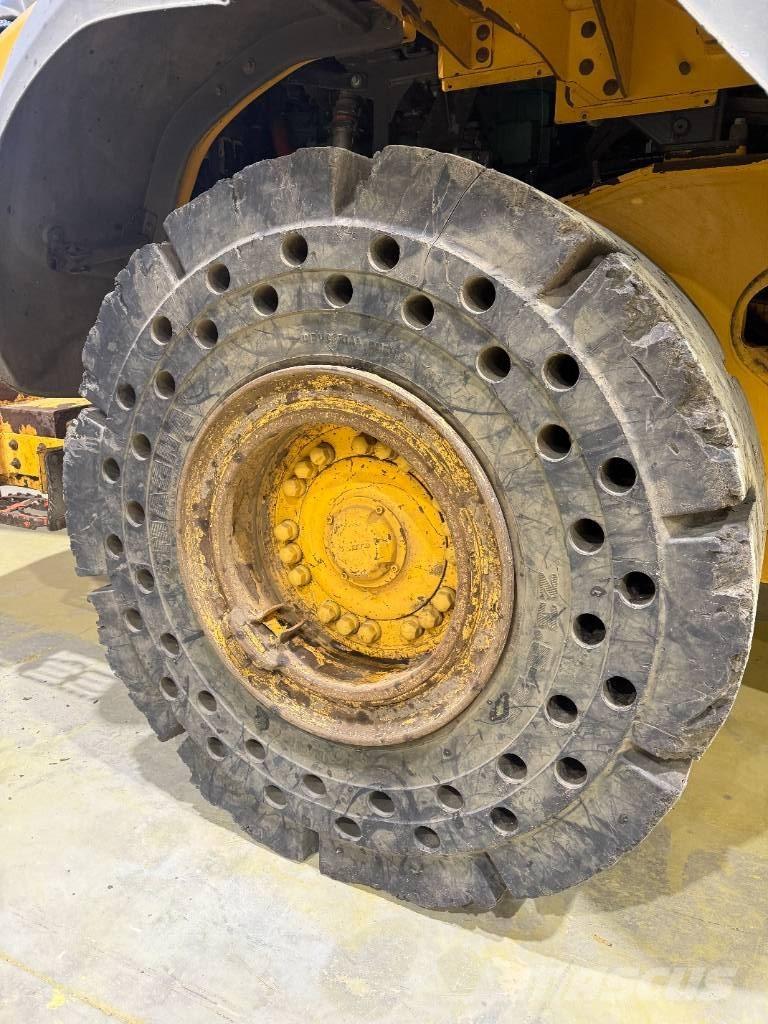 Magnapower 23.5-25 Renkaat ja vanteet