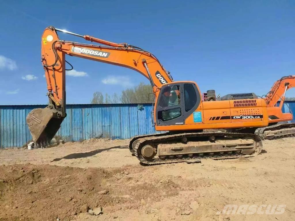 Doosan DX300LC-9 Telakaivukoneet