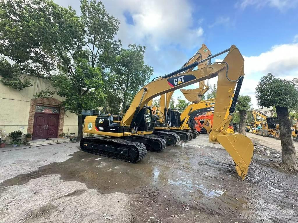 CAT 323 D Telakaivukoneet