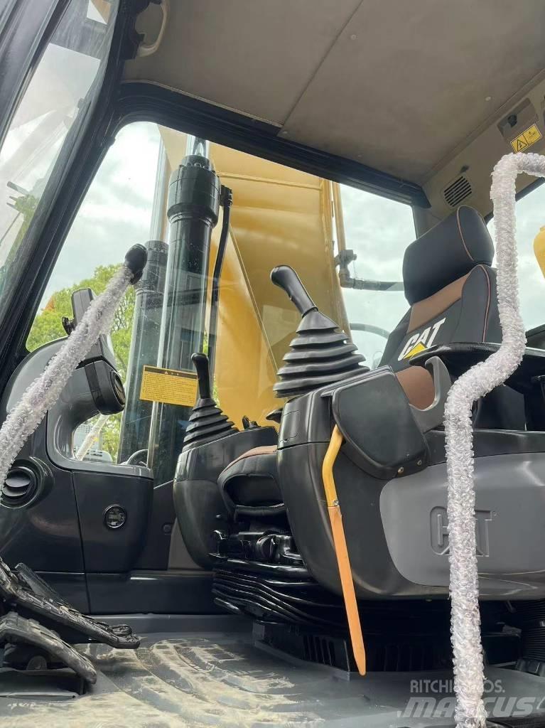CAT 320 D Telakaivukoneet
