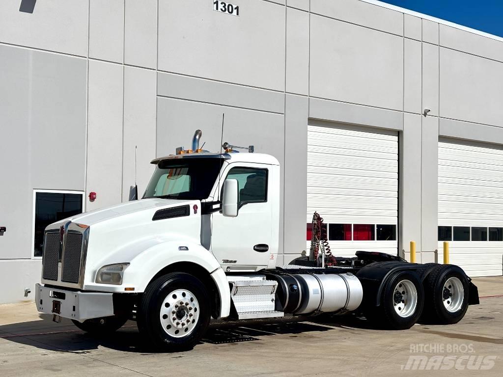 Kenworth T 880 Vetopöytäautot