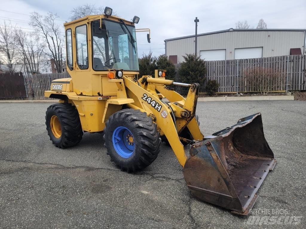 John Deere 244H Pyöräkuormaajat