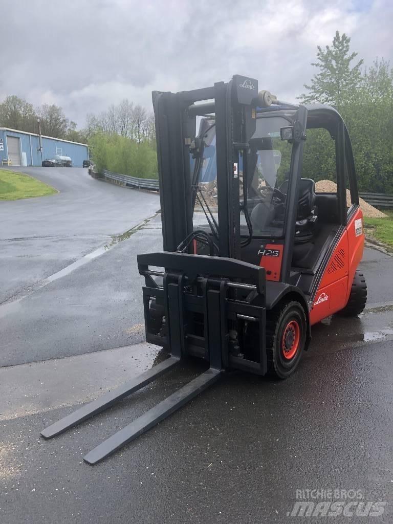 Linde H25T Nestekaasutrukit