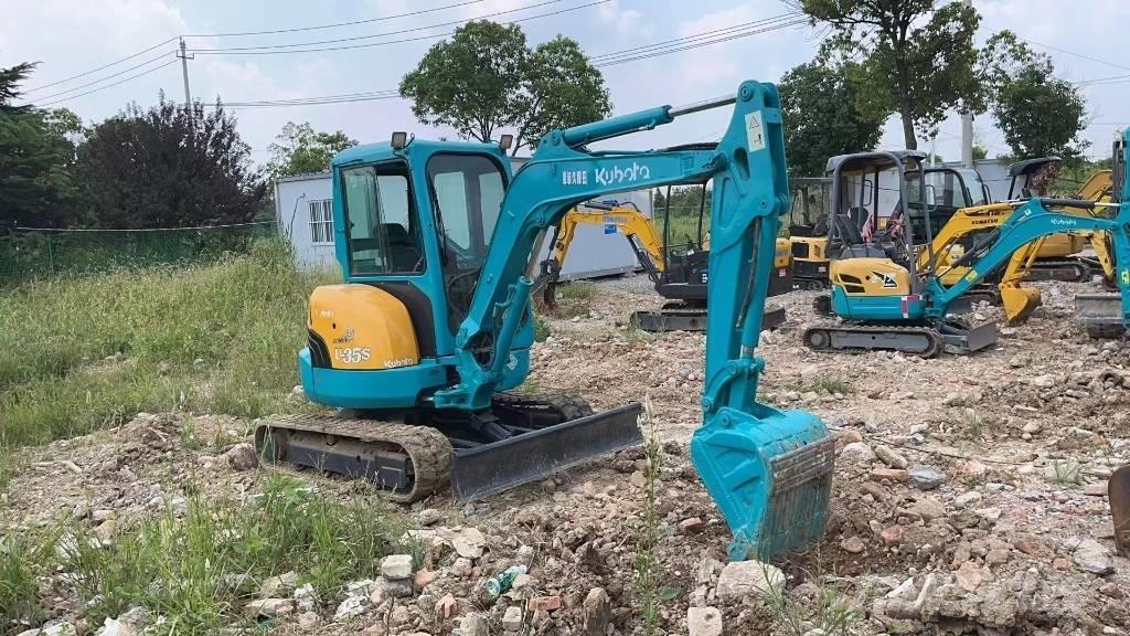 Komatsu U35 Minikaivukoneet < 7t
