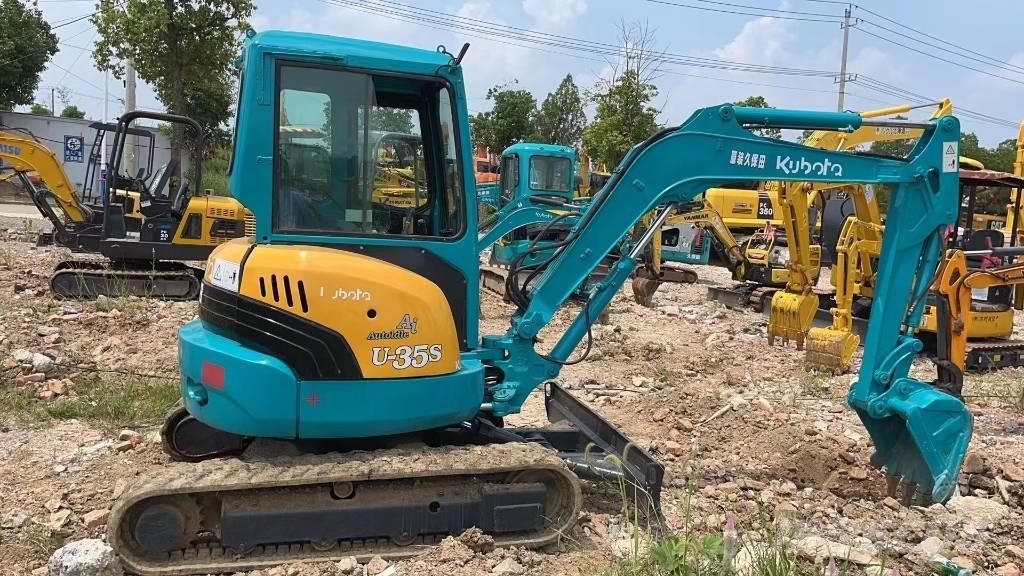 Komatsu U35 Minikaivukoneet < 7t