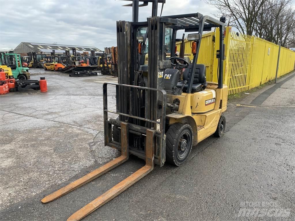 CAT DP25K Dieseltrukit