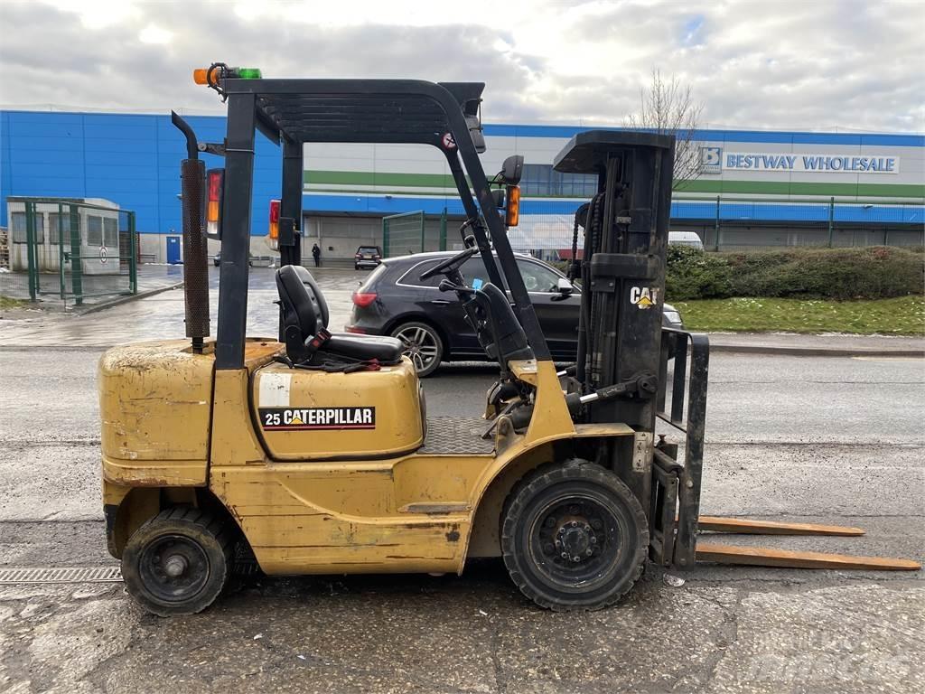 CAT DP25K Dieseltrukit