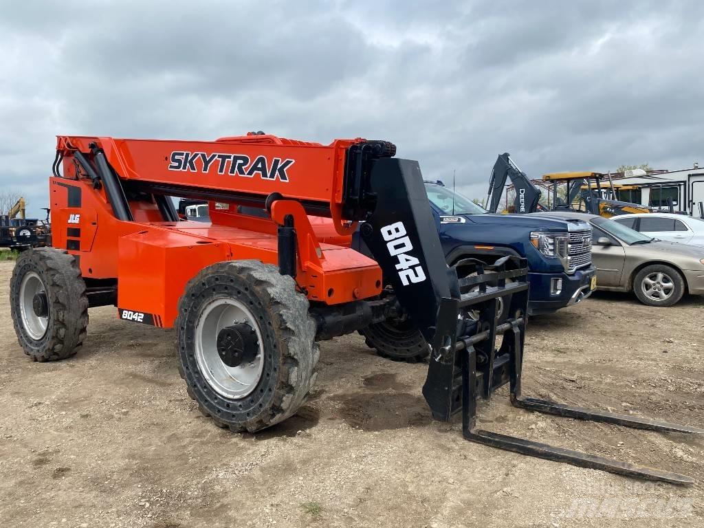SkyTrak 8042 Kurottajat