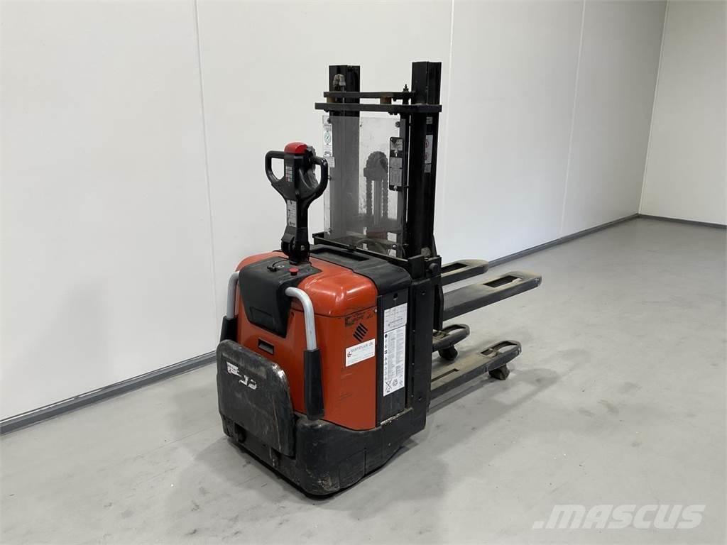 BT SPE125L Ajettavat pinoamisvaunut