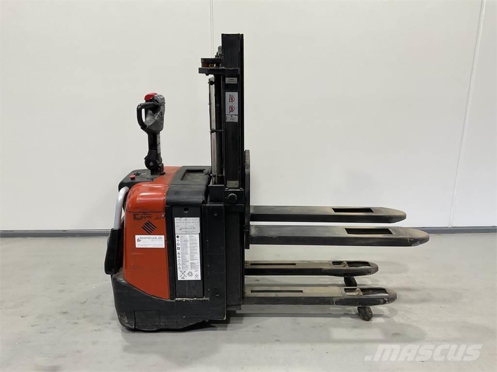 BT SPE125L Ajettavat pinoamisvaunut