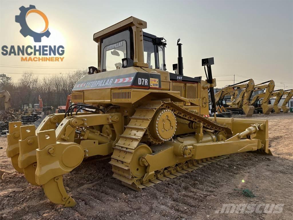 CAT D 7 R Telaketjupuskutraktorit