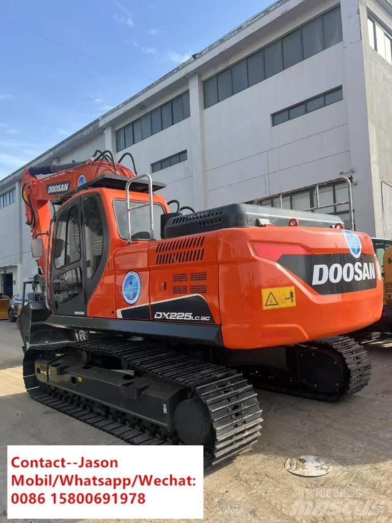 Doosan DX 225 LC Telakaivukoneet