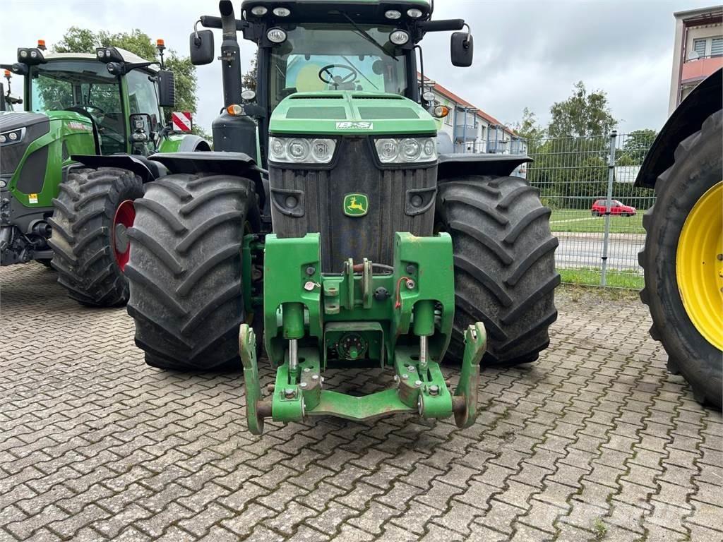John Deere 8335R Traktorit