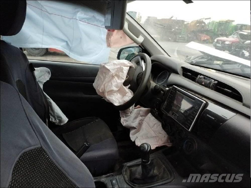 Toyota Hilux 5 Lava-autot