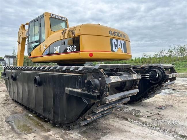 CAT 320 C Amfibio-kaivinkoneet