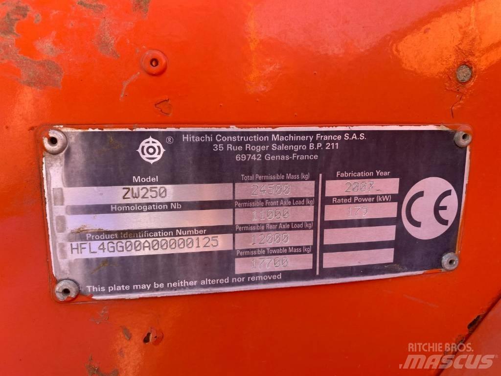 Hitachi ZW 250 Pyöräkuormaajat