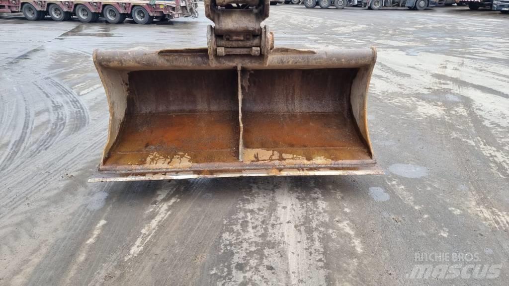 JCB 220 XL Telakaivukoneet
