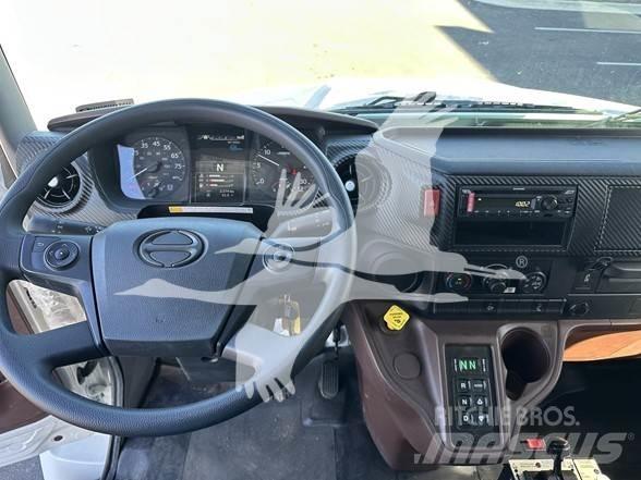 Hino XL8 Sora- ja kippiautot