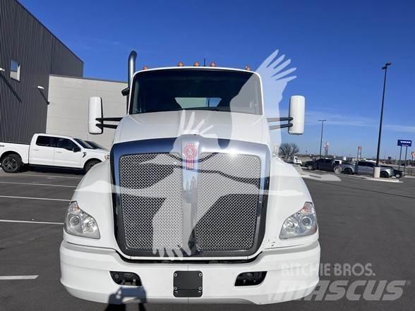 Kenworth T680 Vetopöytäautot