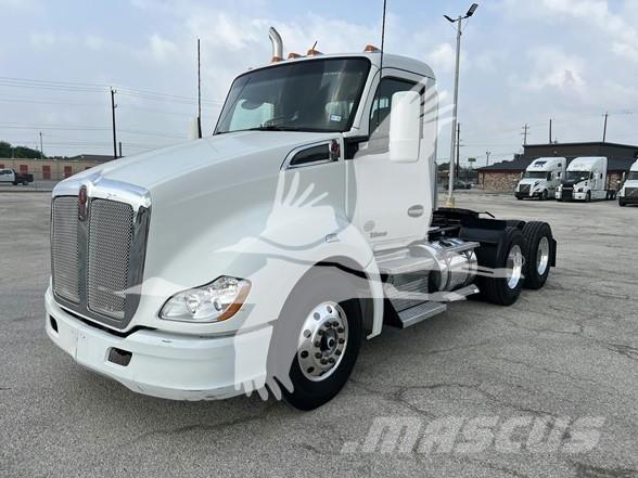 Kenworth T680 Vetopöytäautot