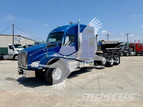 Kenworth T880 Vetopöytäautot