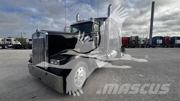 Kenworth W900 Vetopöytäautot