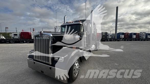 Kenworth W900 Vetopöytäautot