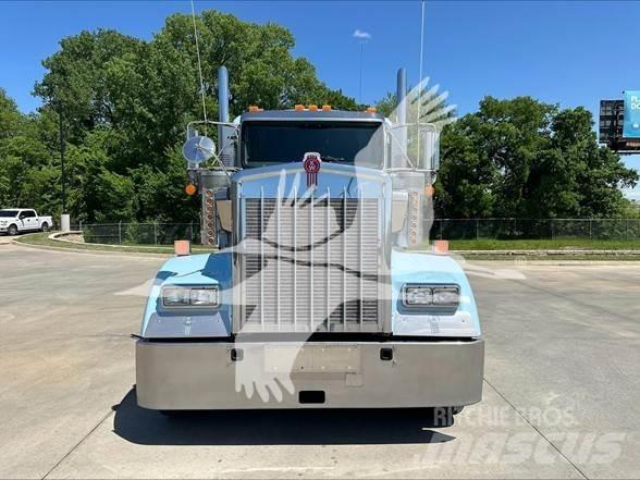 Kenworth W900L Vetopöytäautot