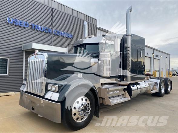 Kenworth W900L Vetopöytäautot