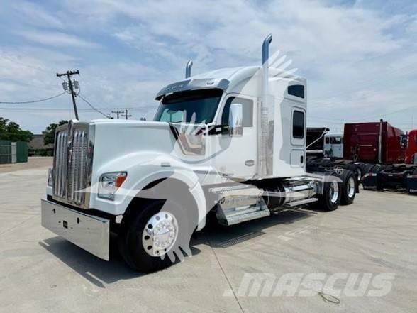 Kenworth W990 Vetopöytäautot
