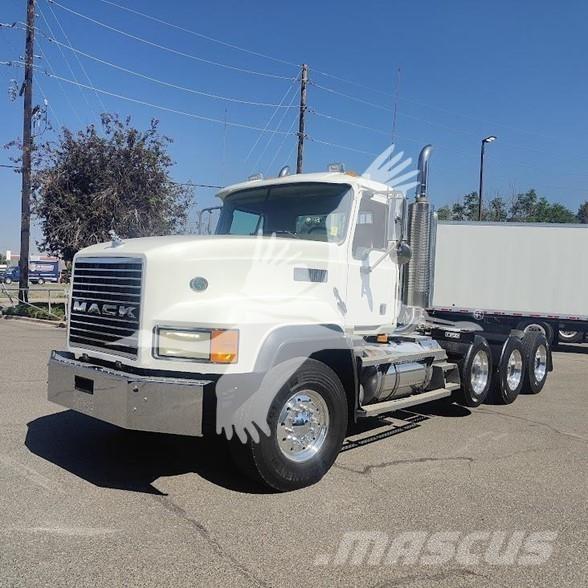 Mack CL733 Vetopöytäautot