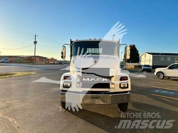 Mack MD6 Lava-kuorma-autot