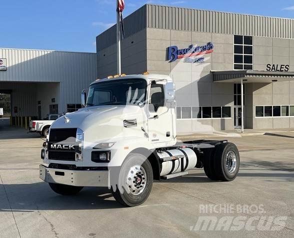 Mack MD6 Sora- ja kippiautot