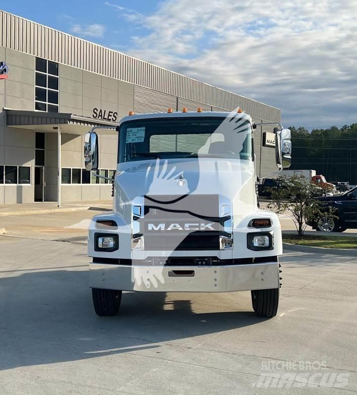 Mack MD6 Sora- ja kippiautot