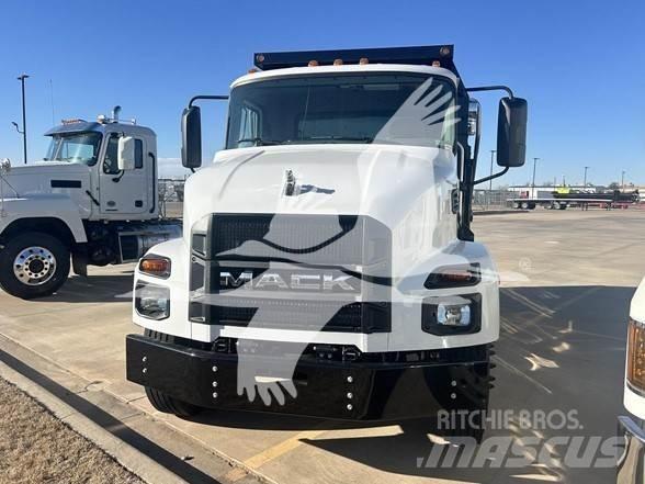 Mack MD6 Sora- ja kippiautot
