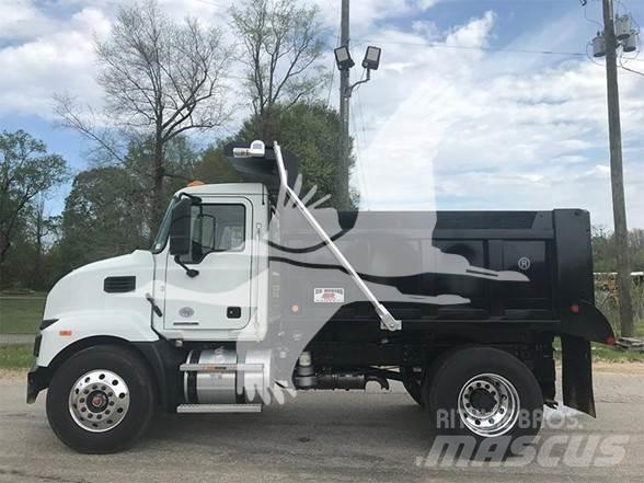Mack MD6 Sora- ja kippiautot