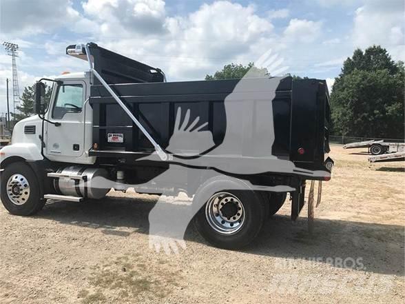 Mack MD6 Sora- ja kippiautot