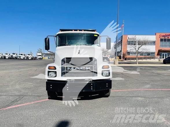 Mack MD6 Sora- ja kippiautot